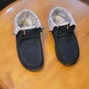 Hey Dude Wendy Fold Baja in black size 8